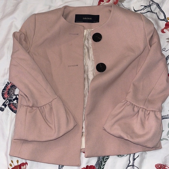 Zara women’s pink blazer with puff sleeves and big black buttons - Picture 2 of 6